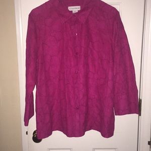 Very cute designed 3/4 sleeve shirt